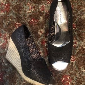 FADED GLORY OPEN TOE WEDGE (#1-0409-2020)